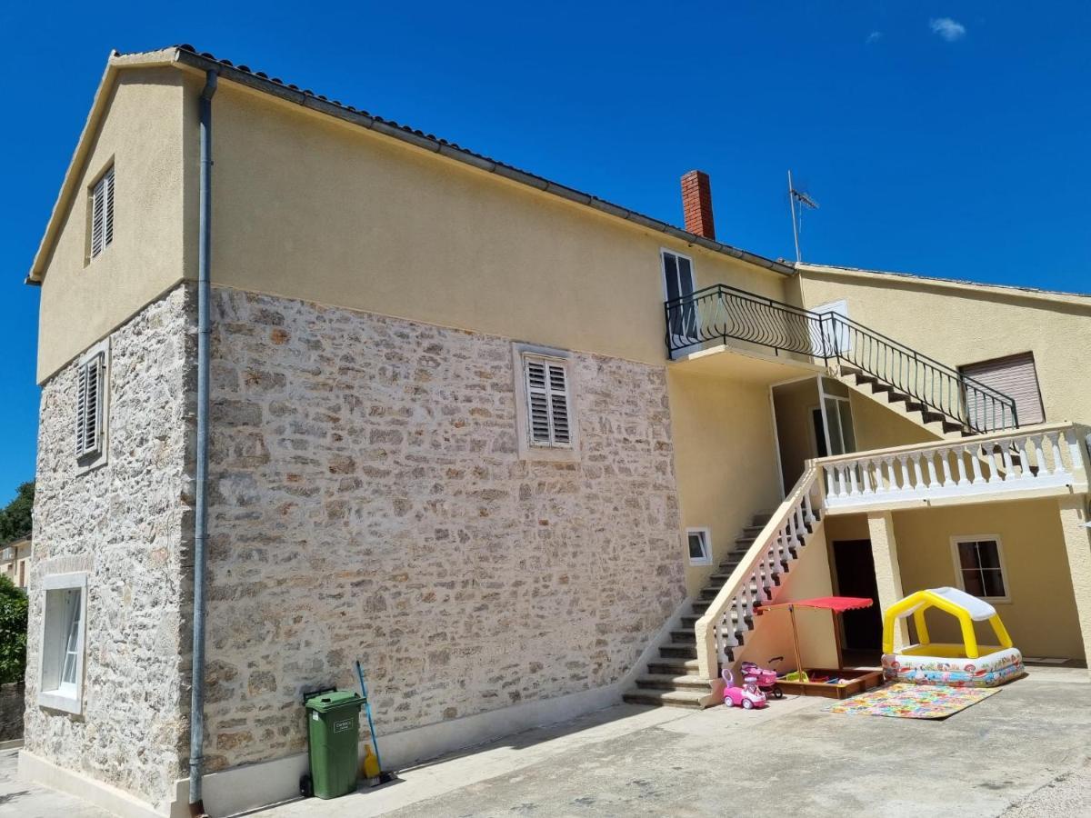 Apartmani Barbarosa Sveti Filip i Jakov Exterior photo